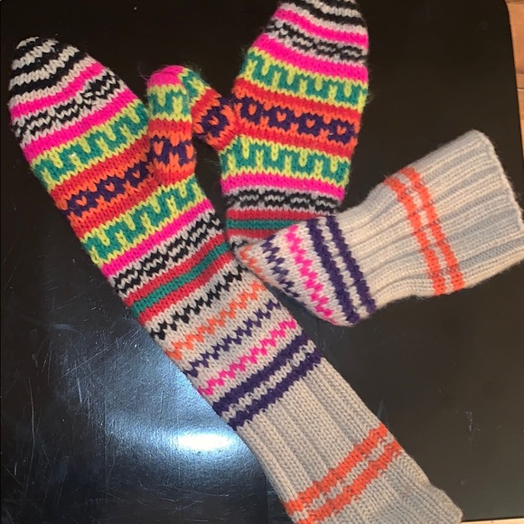 Free People Accessories - Colorful free people mittens